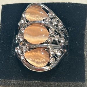 Peach moon stones with white rhinestones, Silvertone stretch band